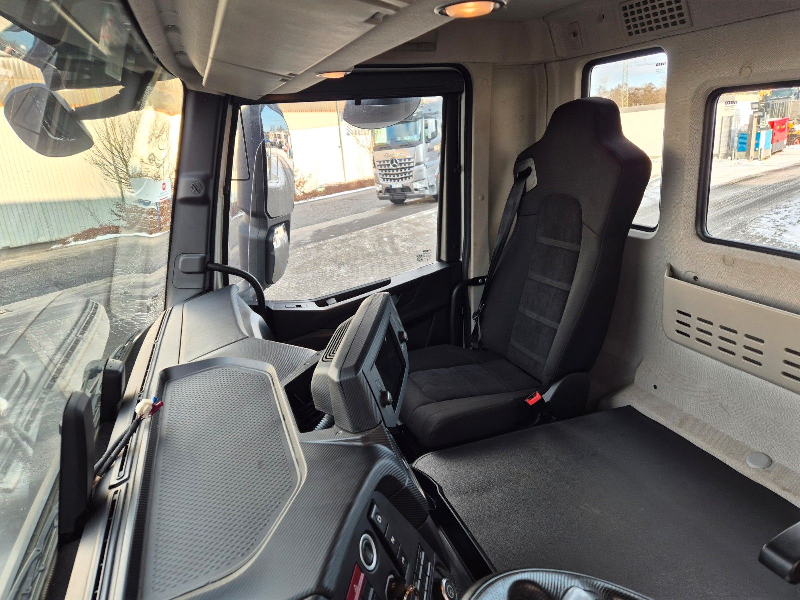 Fahrzeugabbildung Iveco X-Way 480 8x4 Abrollkipper