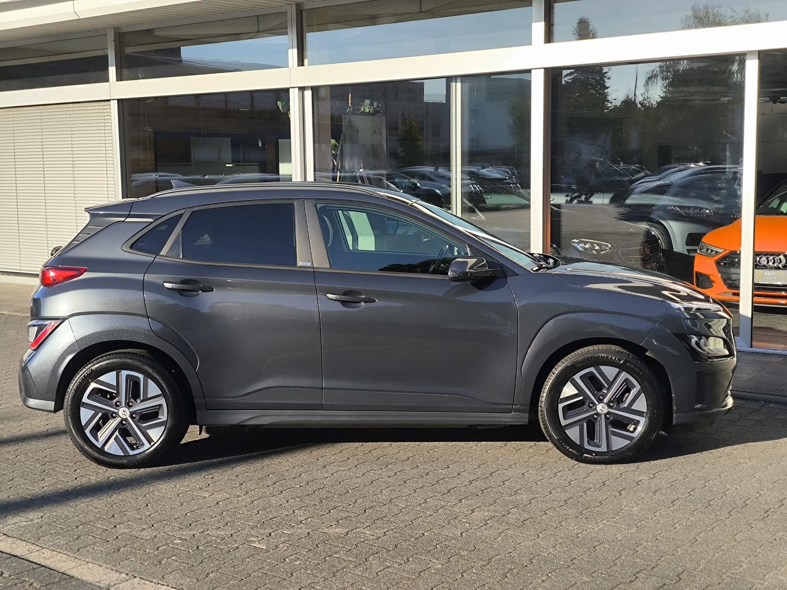 Fahrzeugabbildung Hyundai Kona Trend NAVI+LED+SHZ+HEADUP+KAMERA+ACC+WP+