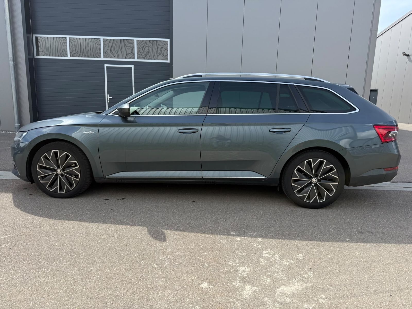 Skoda Superb 2.0 D Combi L&K 4x4+Memory+Standhzg+Leder imagem 2