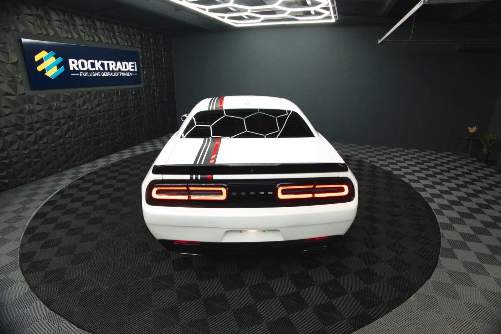 Fahrzeugabbildung Dodge Challenger 5.7 V8 R/T SRT Style *LED*20 Zoll*