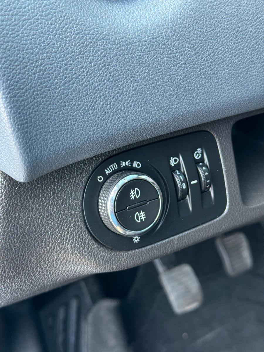 Opel Meriva 2010 — photo 16