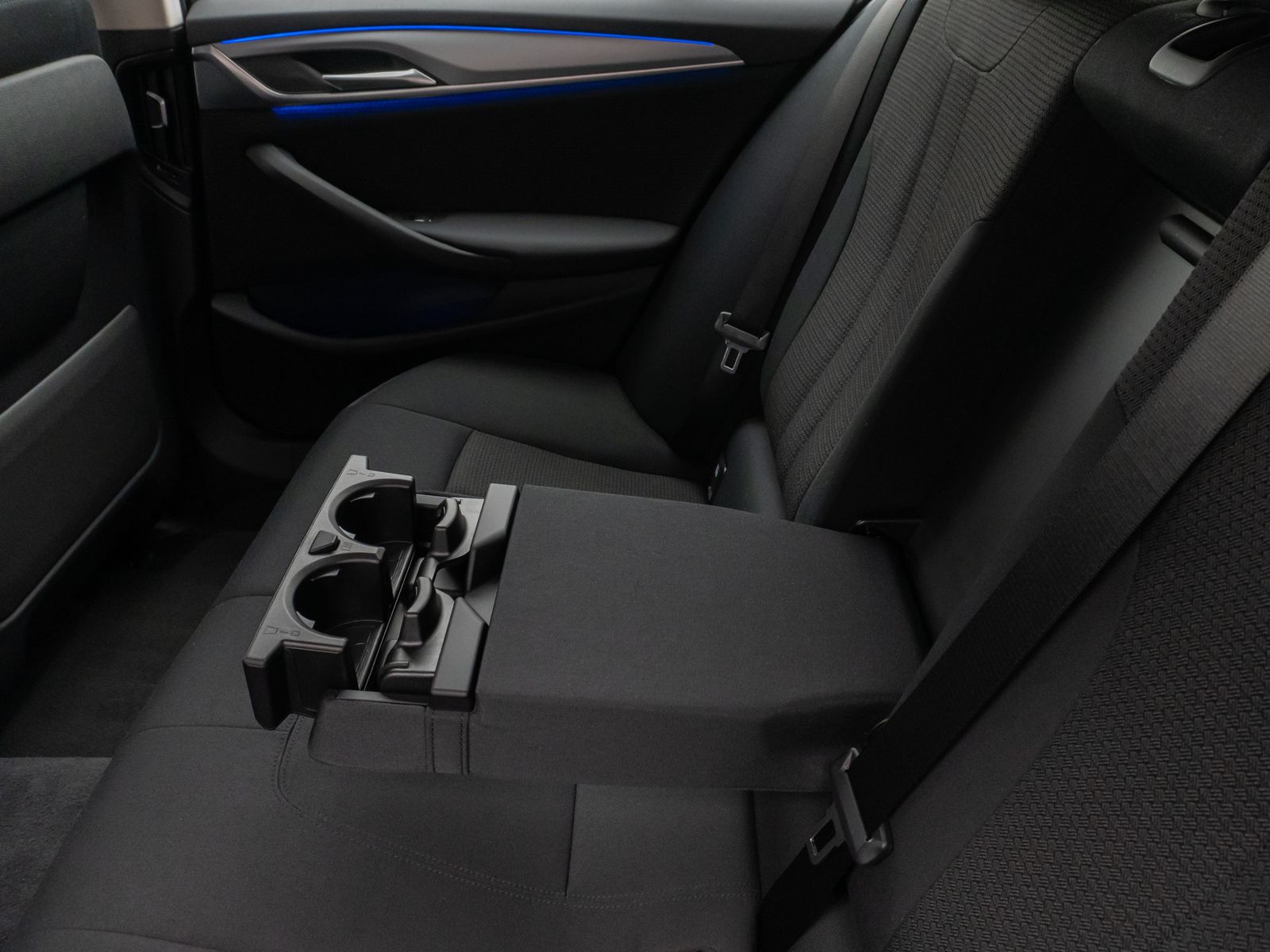 Fahrzeugabbildung BMW 520d Kamera HiFi HUD DAB WLAN Komfort Alarm AHK