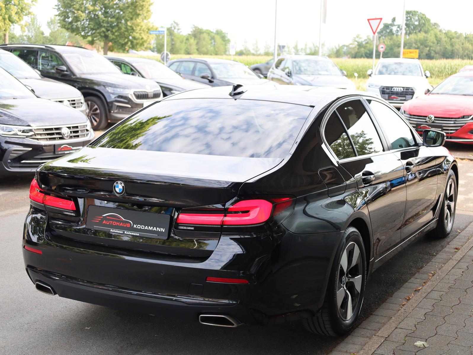 BMW 520 520 d xDrive*Cam*Leder*Virtual*4xSHZ*AHK*