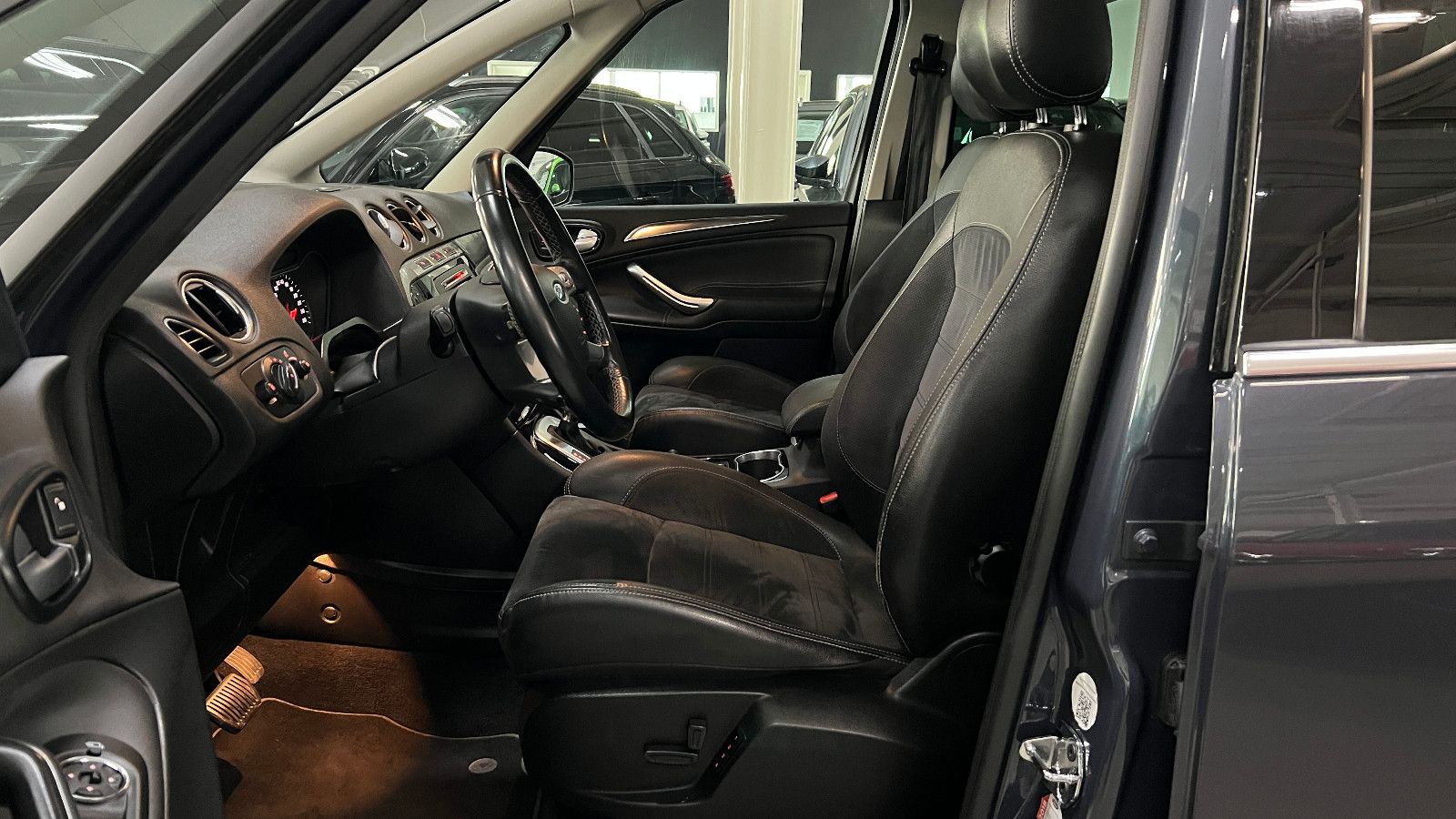 Fahrzeugabbildung Ford Galaxy 7-SITZER AUT. TITANIUM SPORT PANO MEMORY