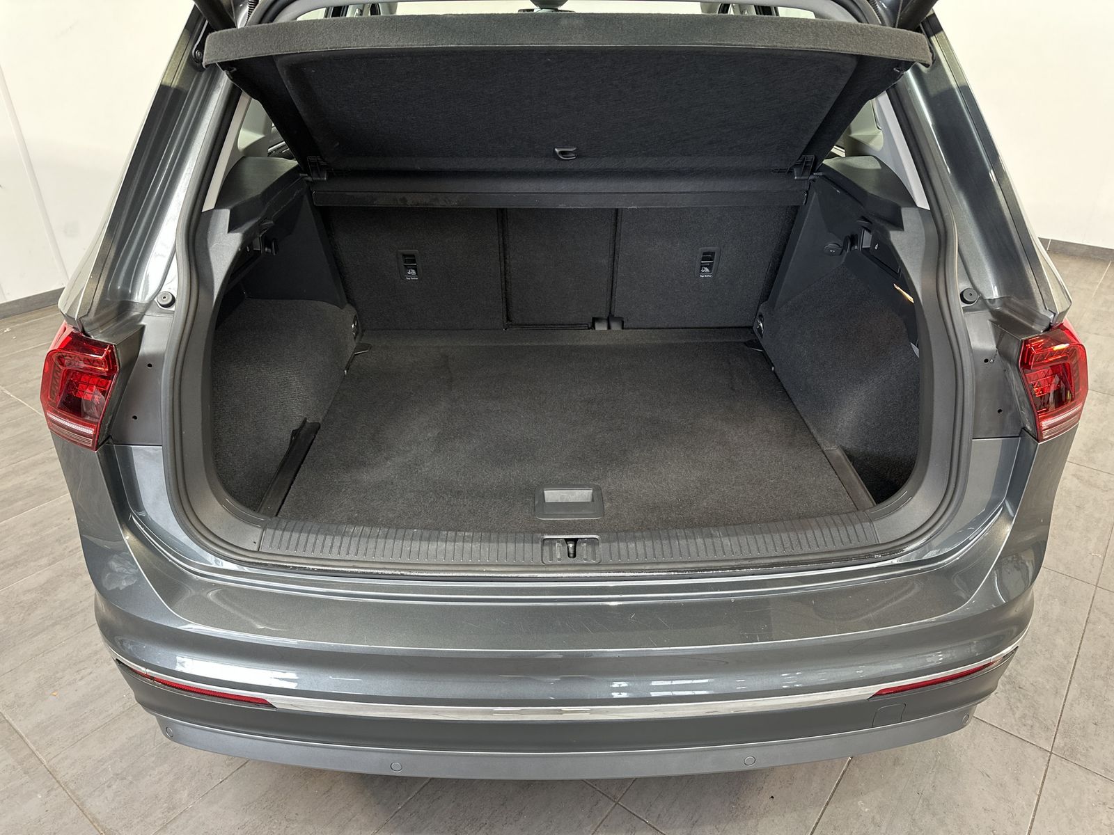 Fahrzeugabbildung Volkswagen Tiguan 2.0 TDI DSG HL NAV+LED+ACC+KAM+HUD+VC+PP