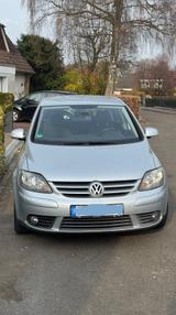 Volkswagen Golf Plus 1.6 Tour Tour - Volkswagen Golf Plus Tour mit Benzin-Antrieb