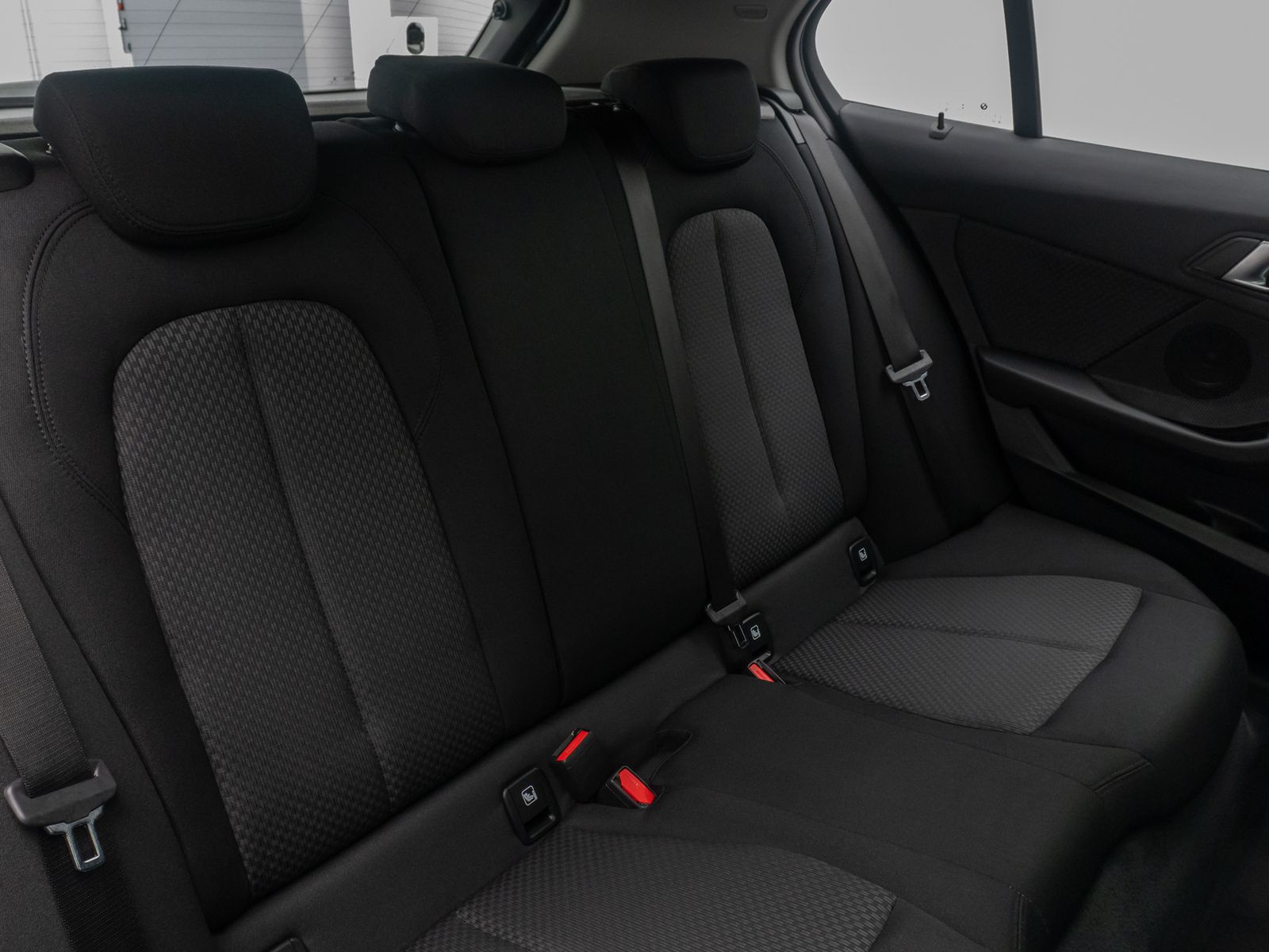 Fahrzeugabbildung BMW 120i GeschwindigReg PDC LED DAB Panorama WLAN