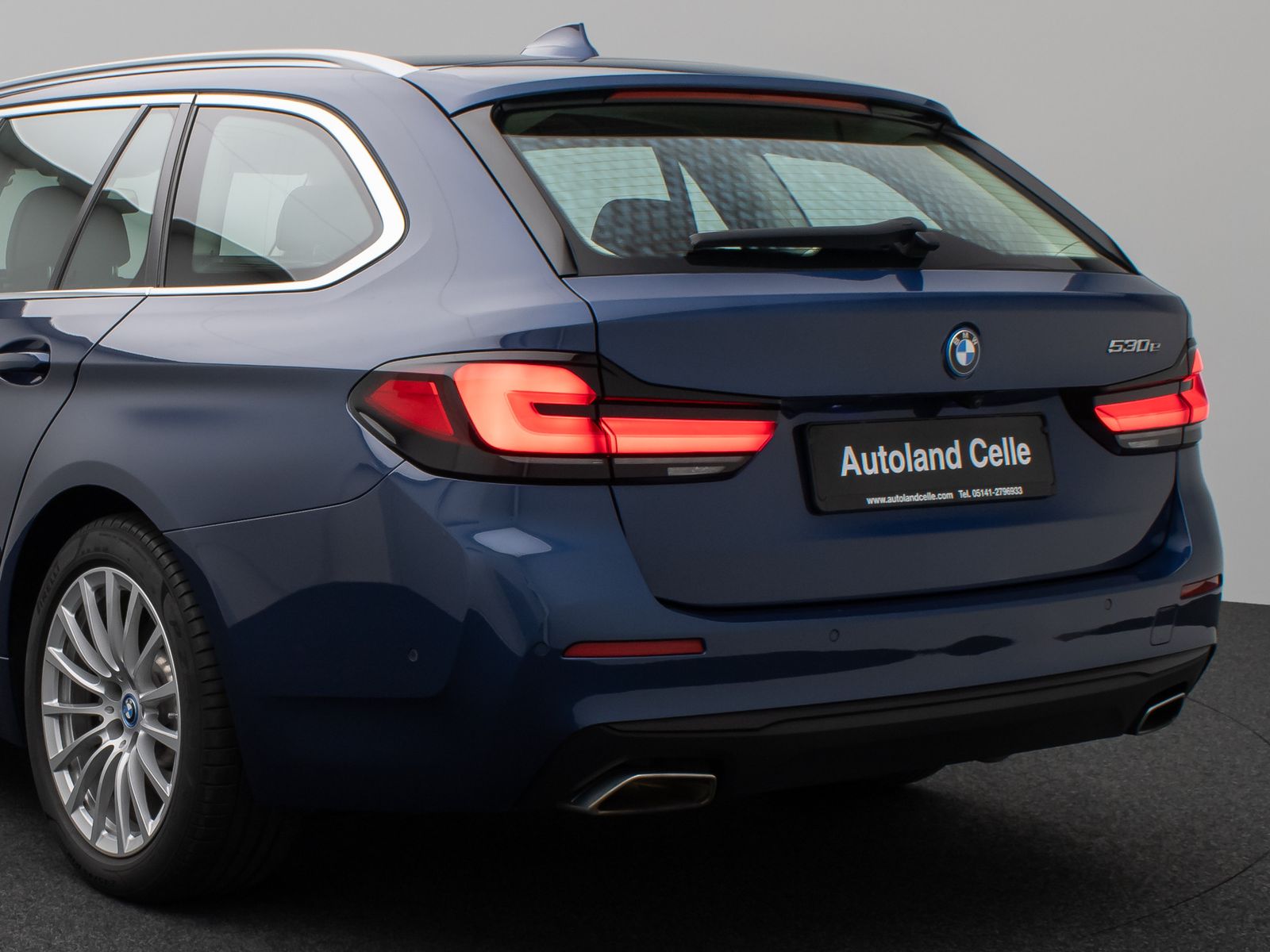 Fahrzeugabbildung BMW 530e Kamera Laser HUD DAB AHK Komfort Alarm ACC