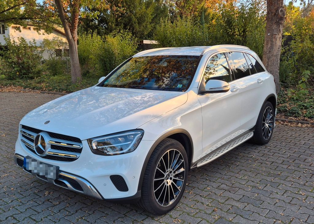 Image of Mercedes-Benz GLC 300