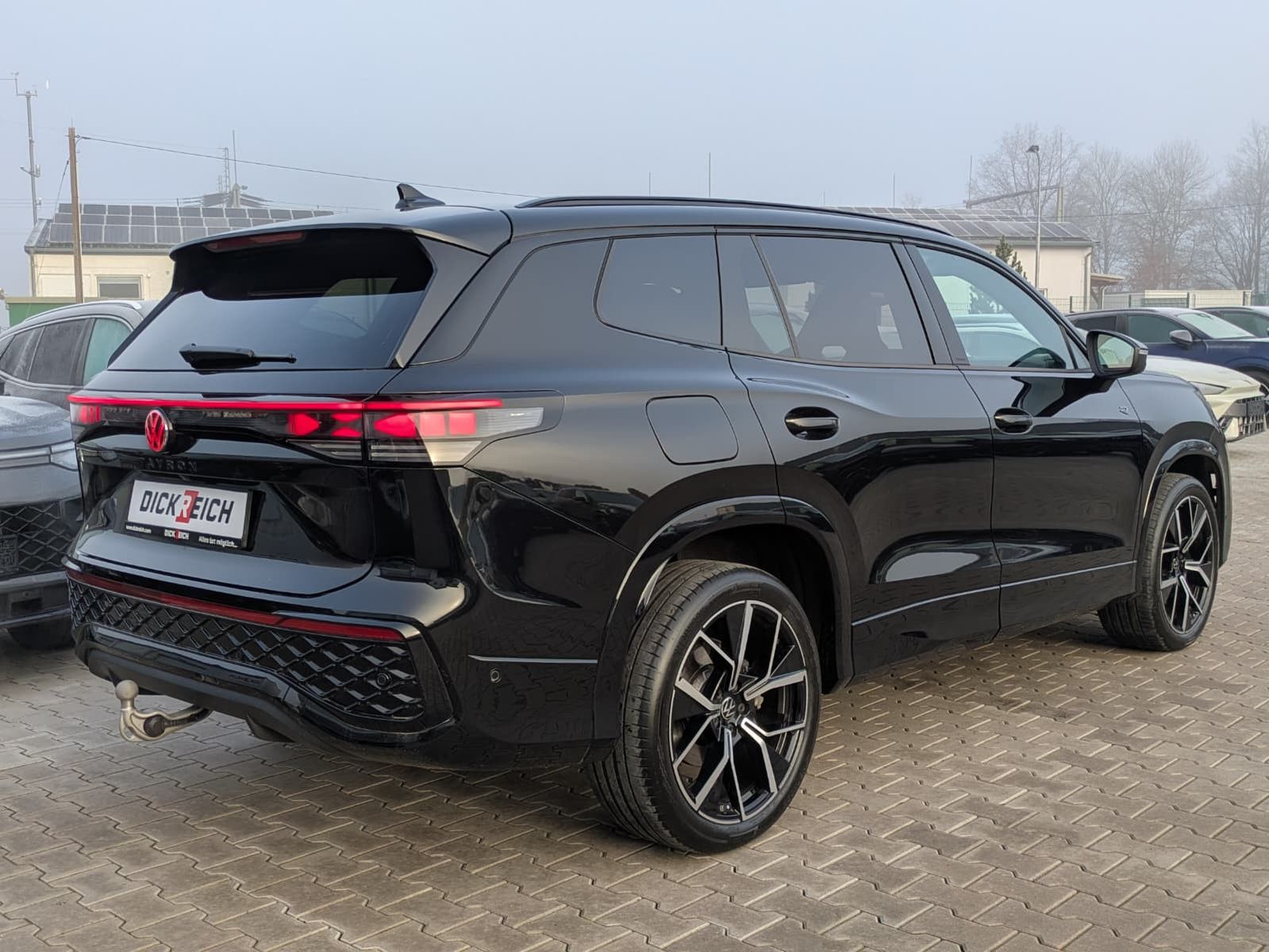 Fahrzeugabbildung Volkswagen Tayron 2.0 TDI 4M R-Line BLACK*7Si*MATRIX*PANO