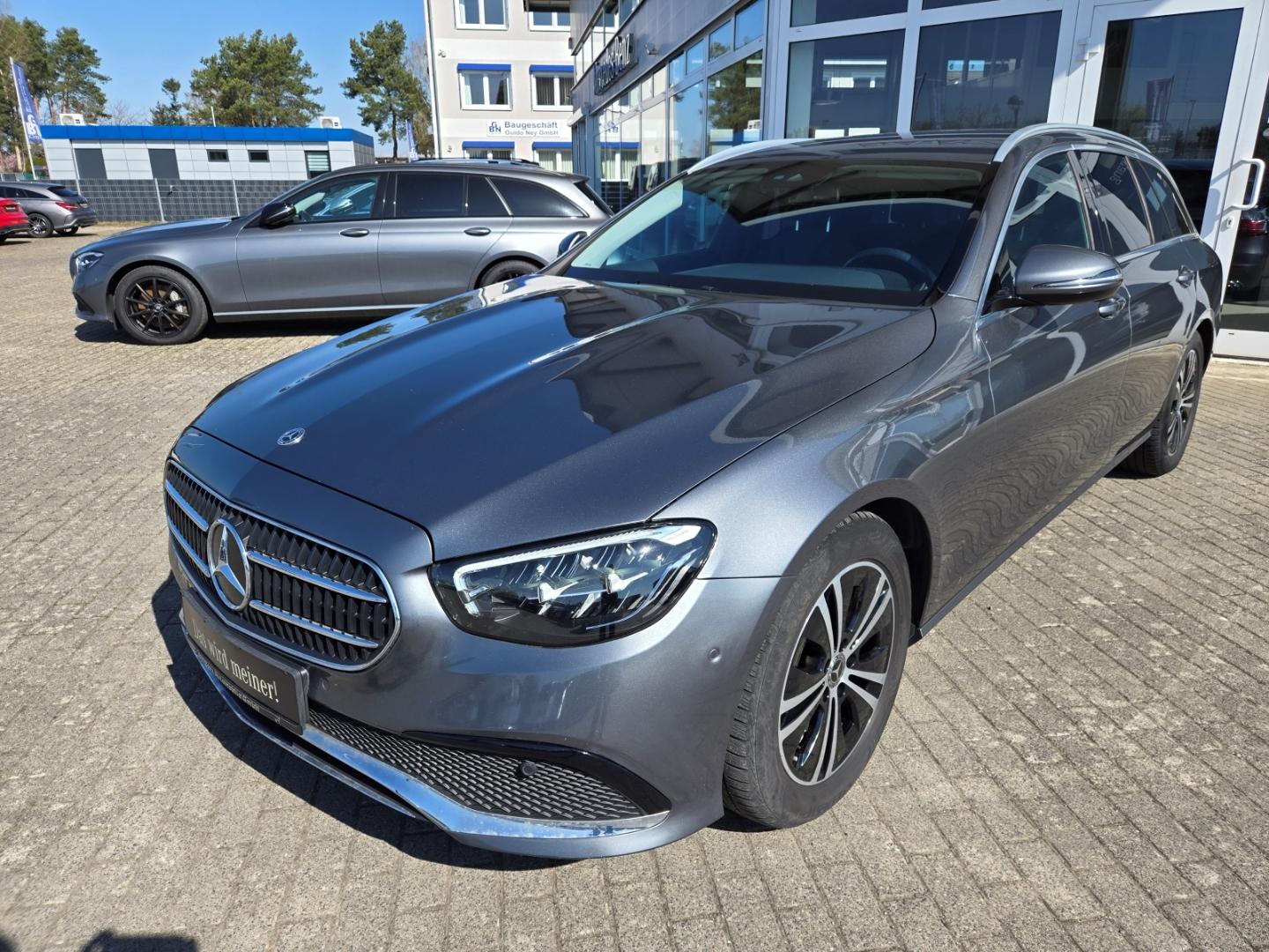 Mercedes-Benz E 220 d T-Modell Avantgarde Totw.+AHK+Kam+LED
