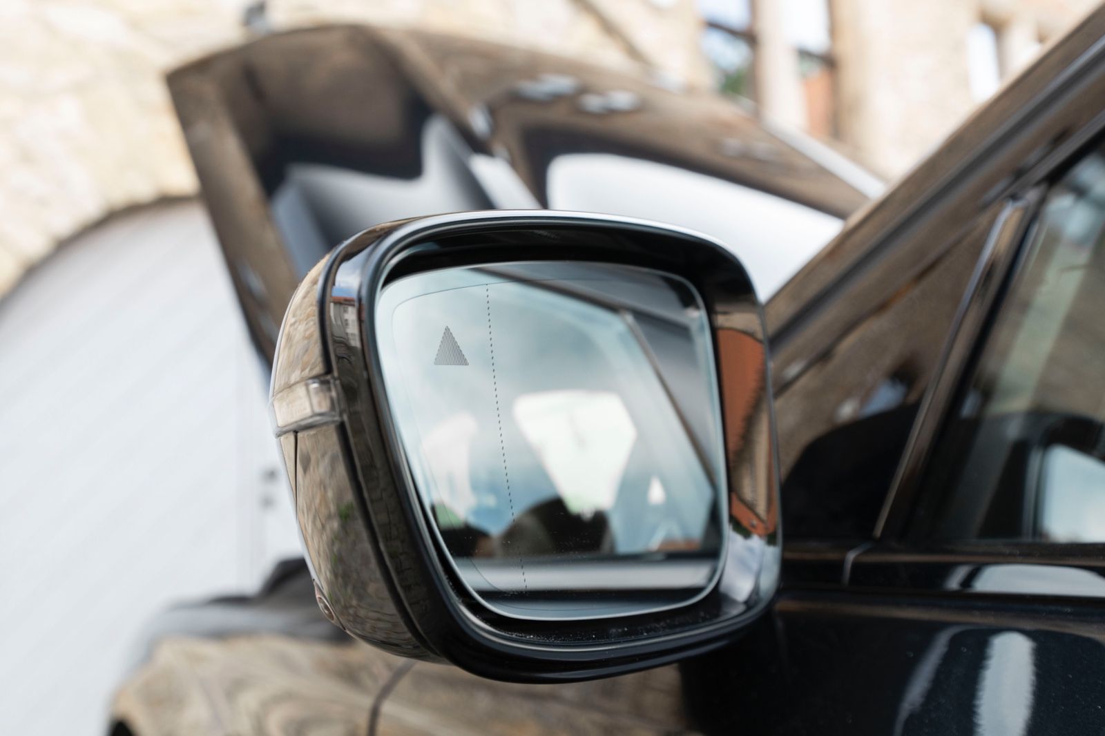 Fahrzeugabbildung BMW 745 e M SPORT H&K LASER MASSAGE PANO 360° HUD