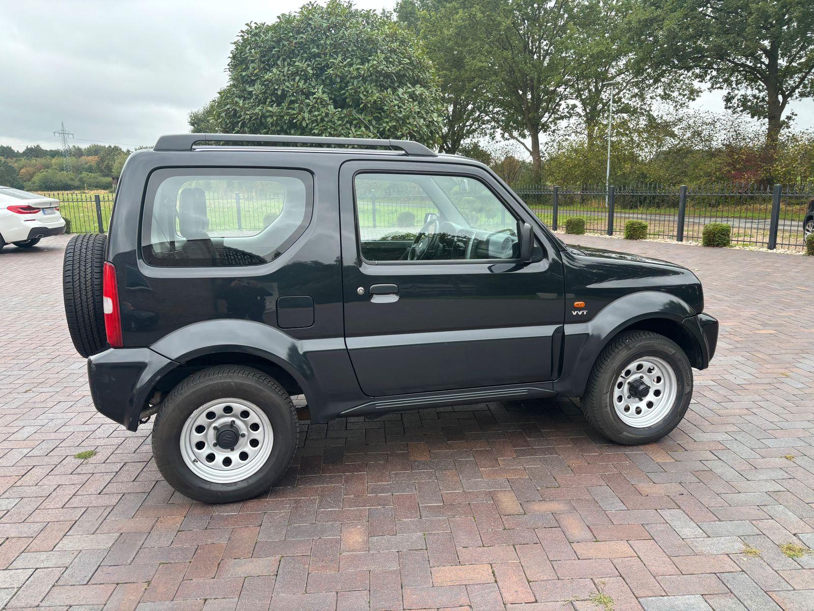 Suzuki Jimny 2005 — вигляд ззаду