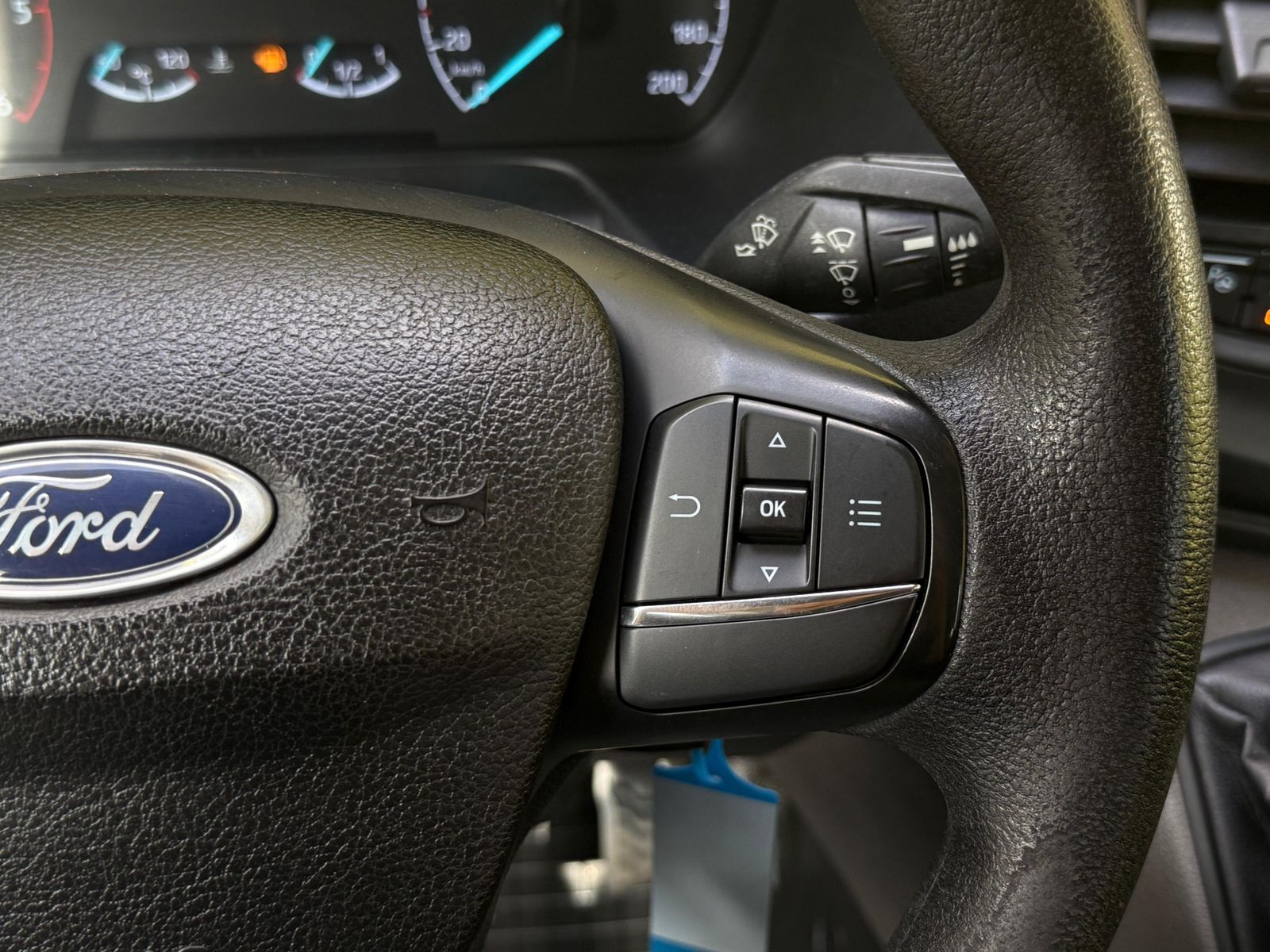 Fahrzeugabbildung Ford Transit 2.0 TDCI DOKA+6SI L3H2 XEN+KLIMA+SHZ+KAM