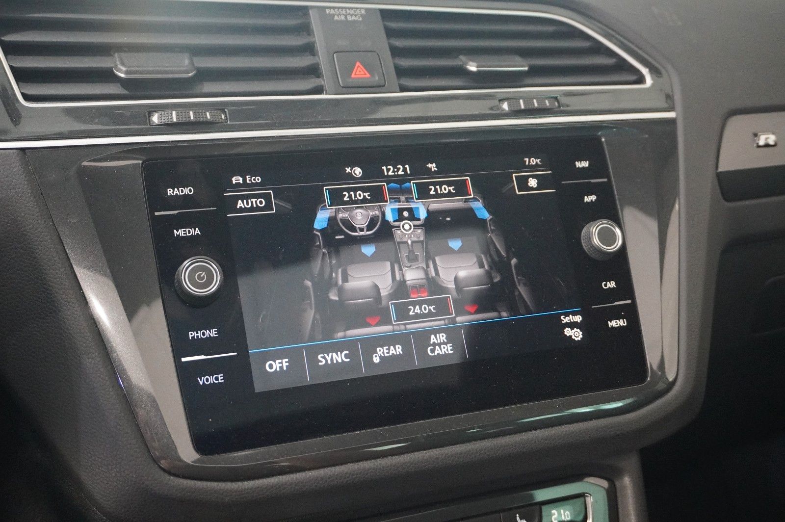 Fahrzeugabbildung Volkswagen Tiguan 2.0 TSI 4MOTION R-LINE NAVI/KAMERA/SH/AHK