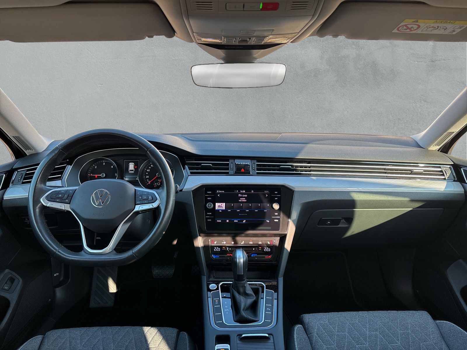 Fahrzeugabbildung Volkswagen Passat Variant Business 2.0 TDI DSG AHK App-Conn