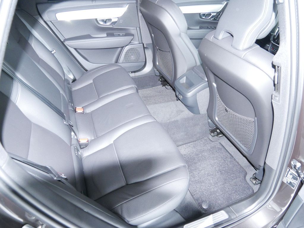Volvo V90 B4 Plus Bright PDC SHZ LEDER KAMERA NAVI LED foto 4
