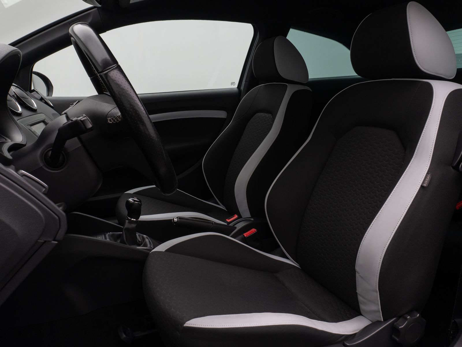 Fahrzeugabbildung SEAT Ibiza SC Cupra Bi-Xenon PDC 8Fach Tempomat Sport