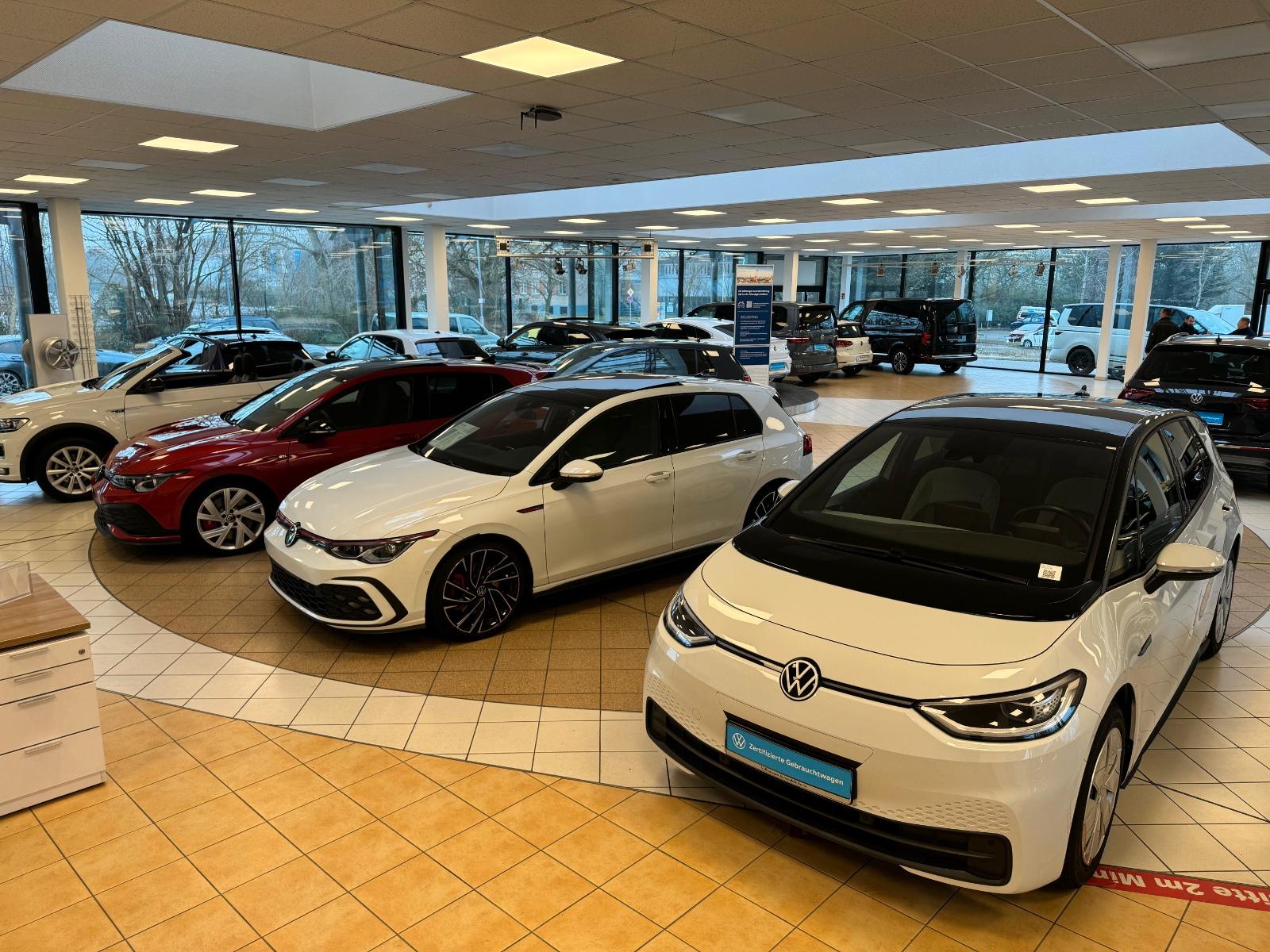 showroom-image-top