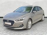 Hyundai i30 1.4 T-GDI YES! Kamera Tempomat Navi - Hyundai i30 mit Benzin-Antrieb: Grau, Kombi