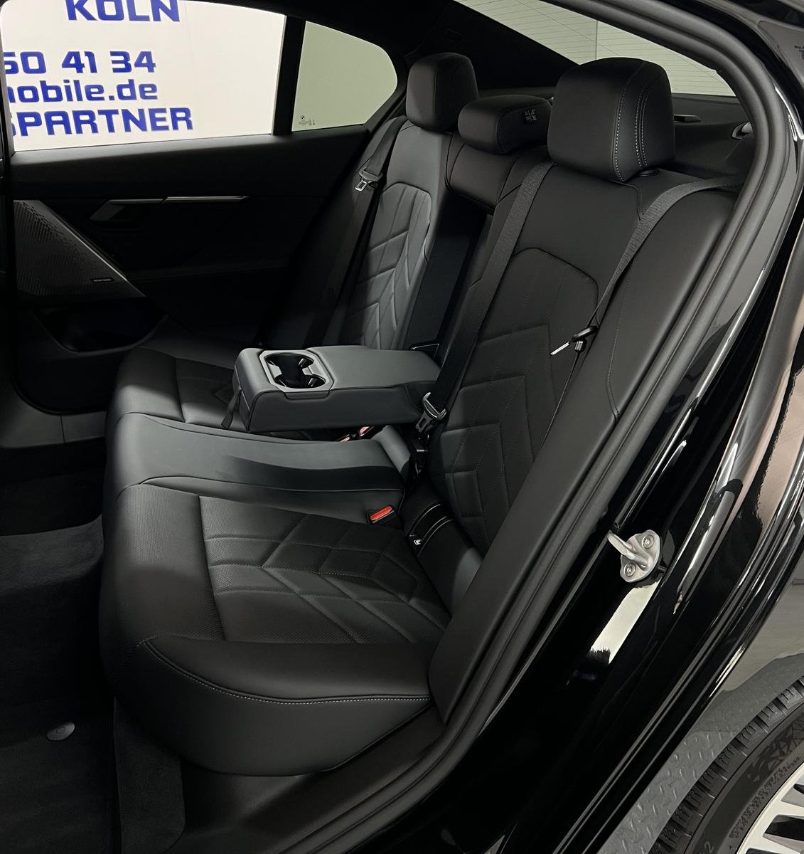 BMW 530 e M Sport Plug-in Hybrid 299 PS H.UP ICONIC