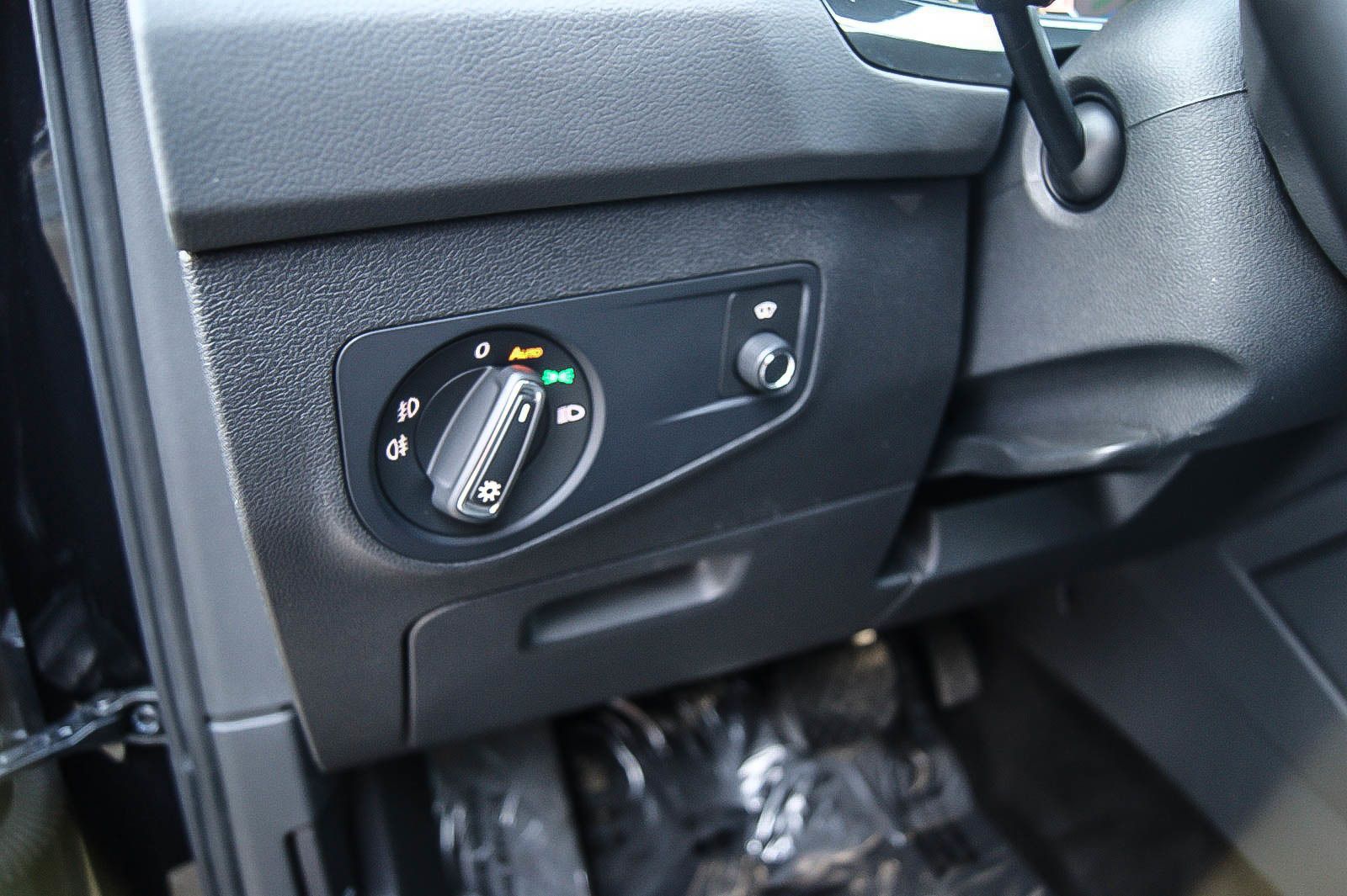 Fahrzeugabbildung Volkswagen Tiguan 2.0TDI 4Motion DSG R-LINE Black Style 19'