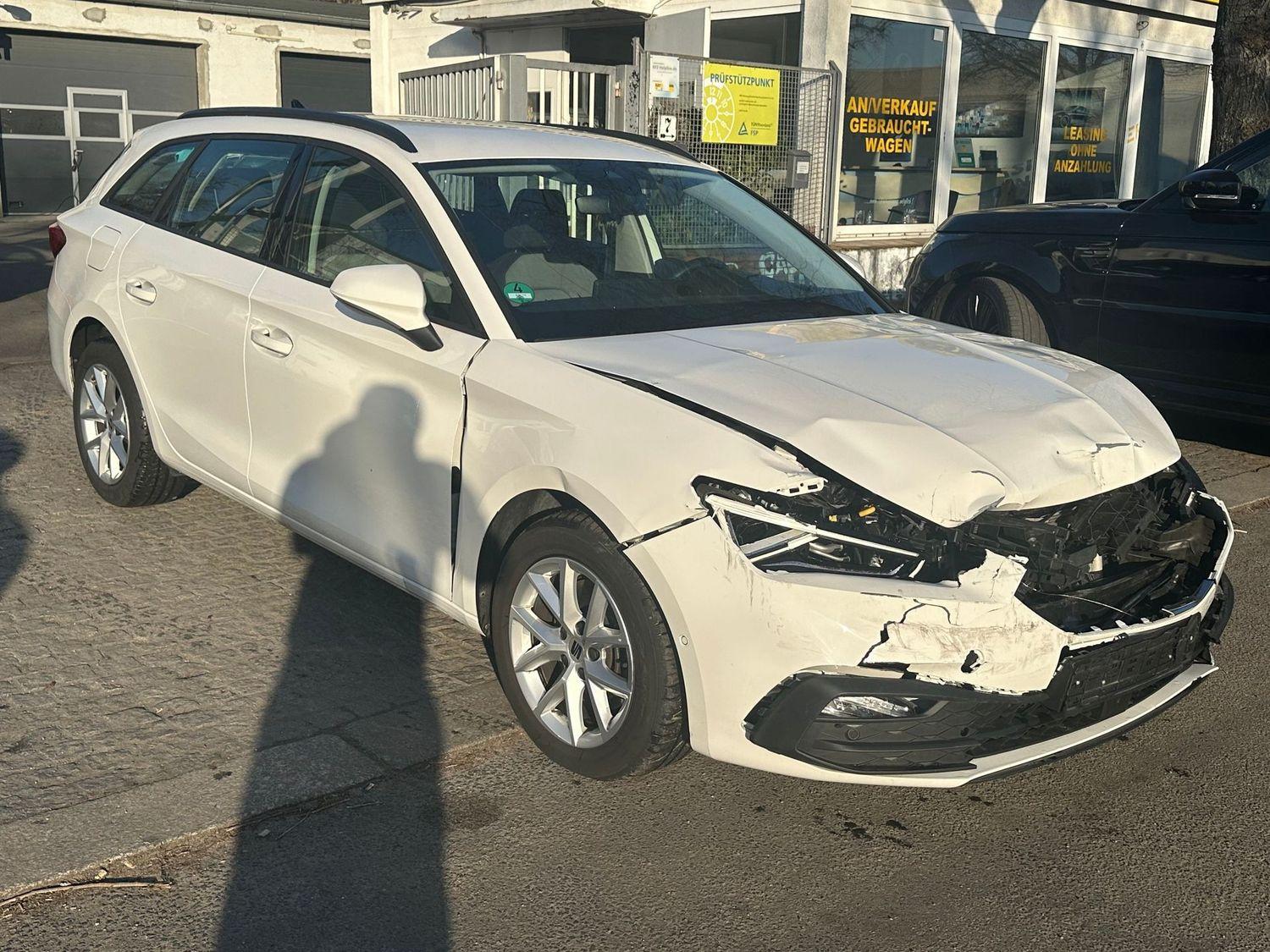 Seat Leon 2.0TDi Style ACC-Lane-Navi-Led-DigitalCock-