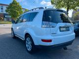 Mitsubishi Outlander Invite 4WD°7Sitze°Xenon°Garantie°AHK° - Mitsubishi Outlander: 7sitzer