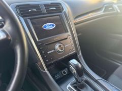 Fahrzeugabbildung Ford Mondeo Hybrid Titanium LED Spur Automatik Kamera