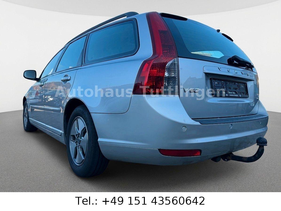 Volvo V50 2011 — interior