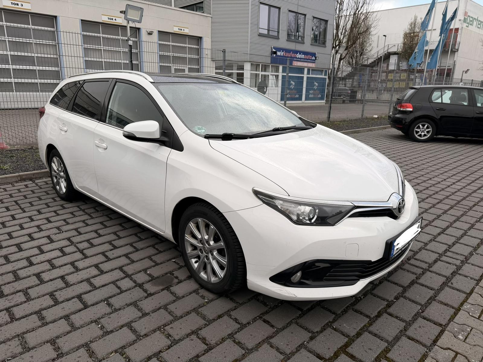 Toyota Auris 1.6 Design Edition **Top-Gepflegt**