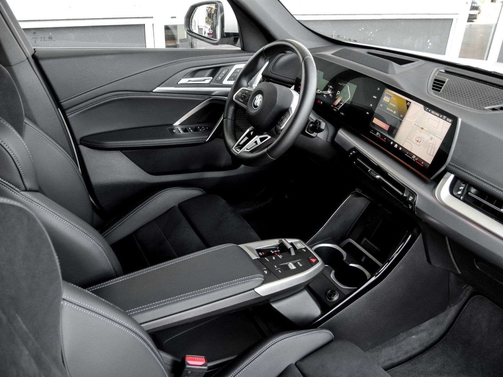 BMW iX1 - Bild 3