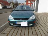 Ford Focus Ghia EZ 03.2000 - Ford Focus aus 2000: Ghia