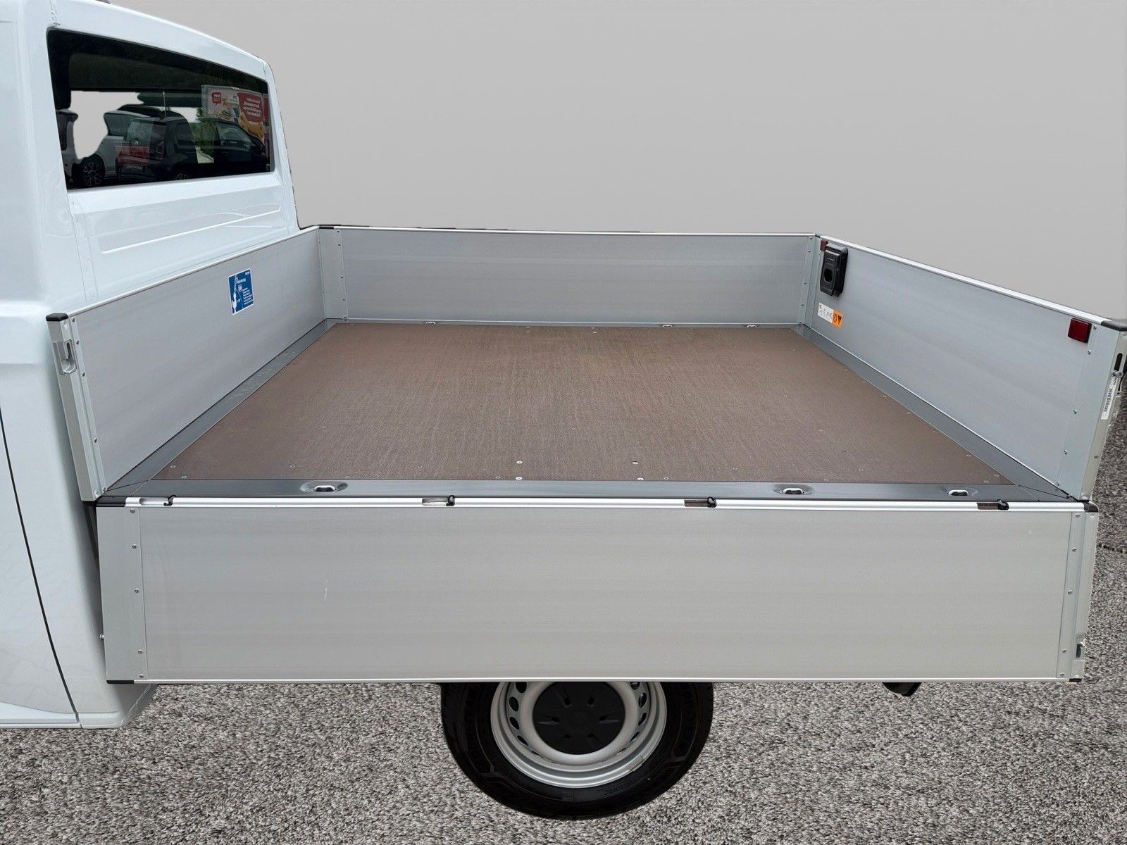 Fahrzeugabbildung Volkswagen Transporter Pritsche DoKa *Lang*AHK*Klima