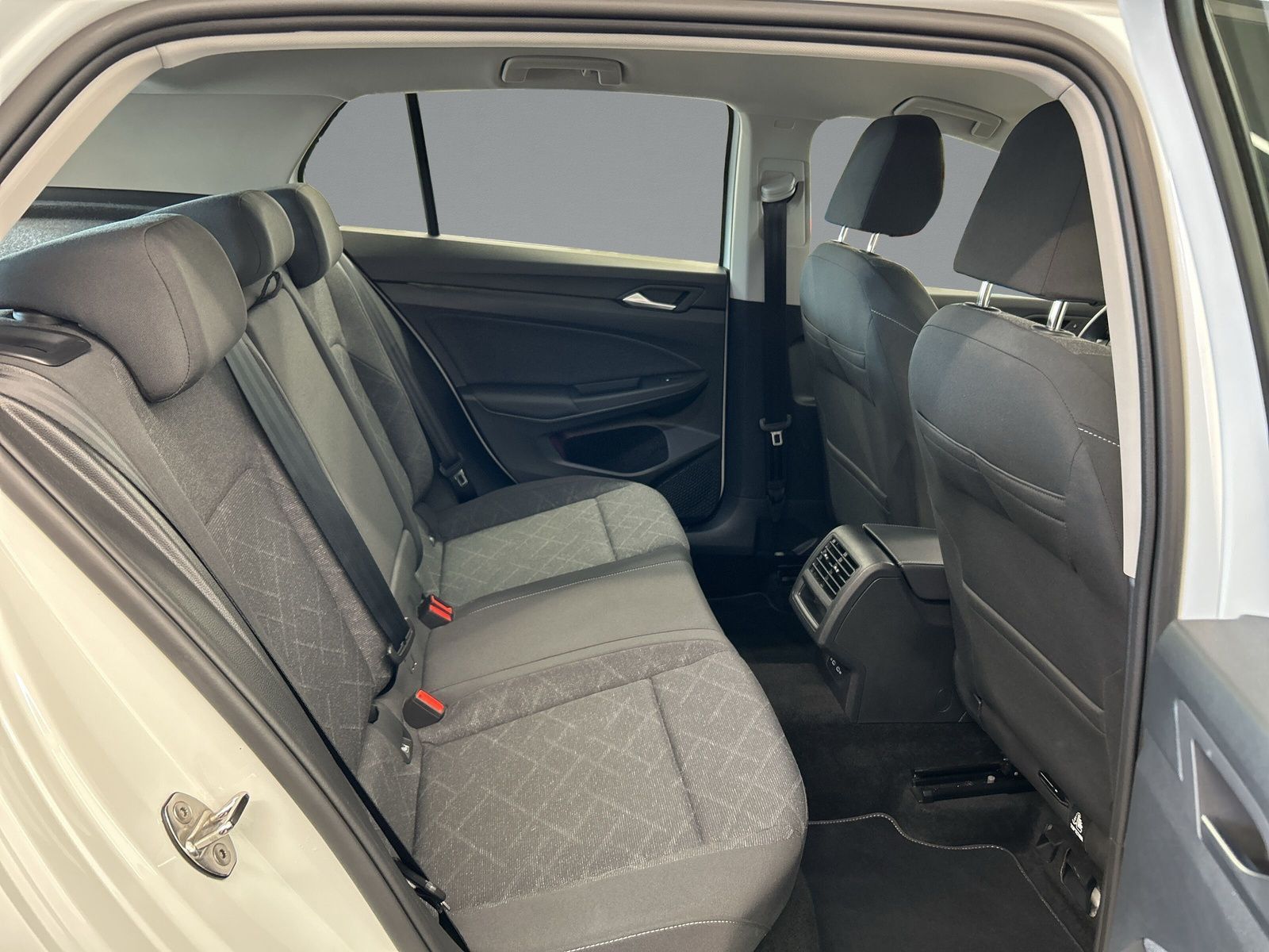 Volkswagen Golf VIII 1.0 eTSI Life FAHRSCHULFAHRZEUG+DSG foto 12