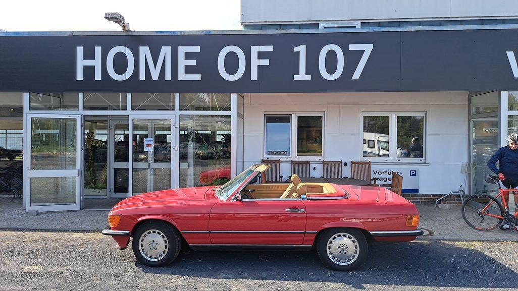 Mercedes-Benz SL 560 Rot/Dattel