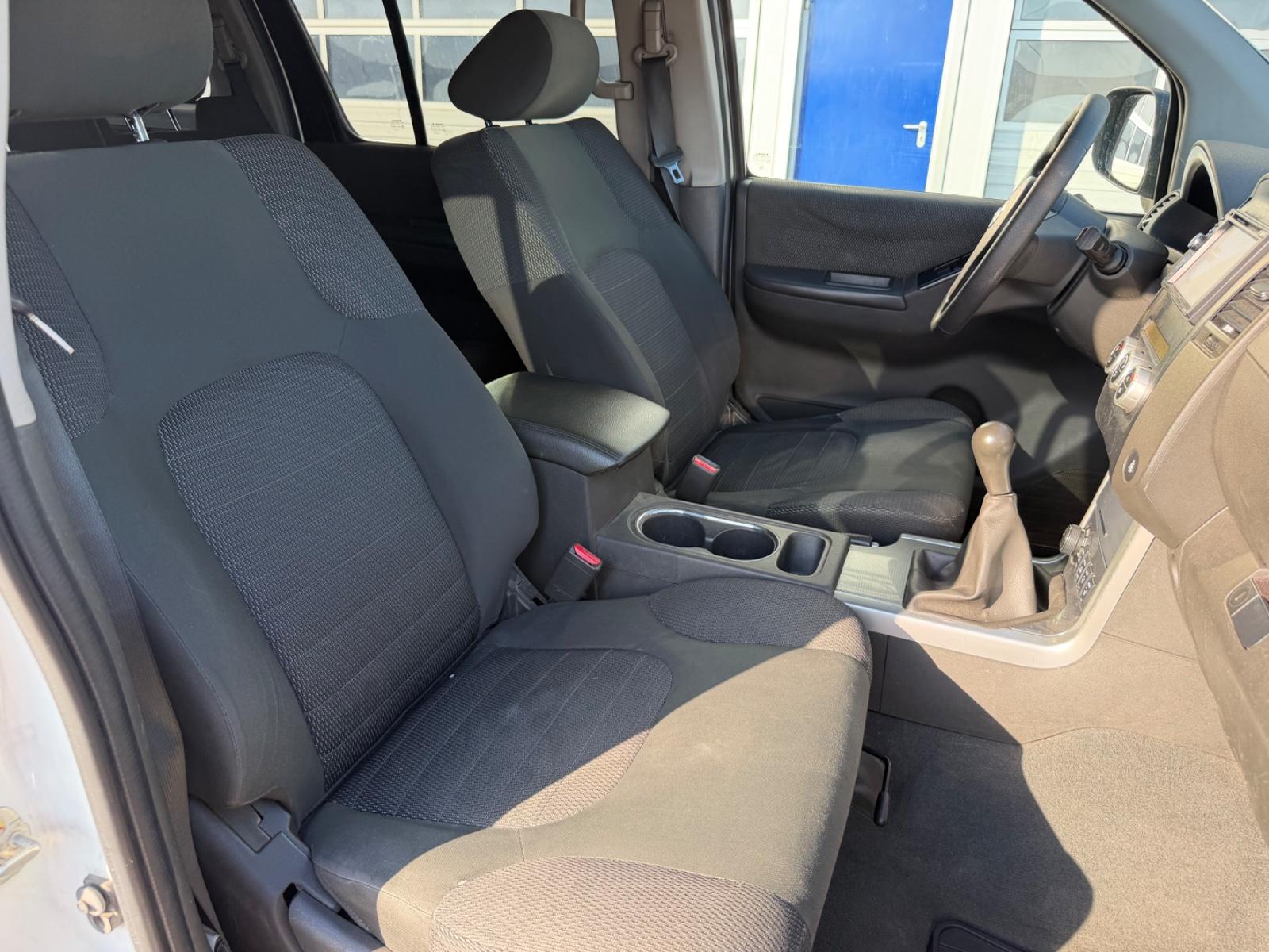 Nissan Pathfinder 2010 — photo 14