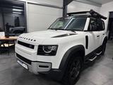 Land Rover Defender 110 - Land Rover Defender: Geländewagen
