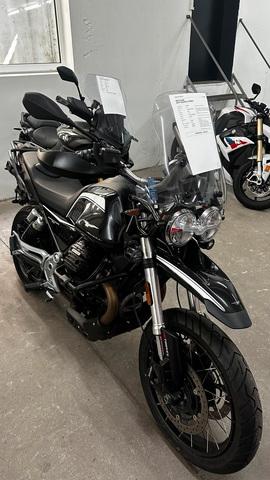 Moto Guzzi V85TT GUARDIA D´ONORE 