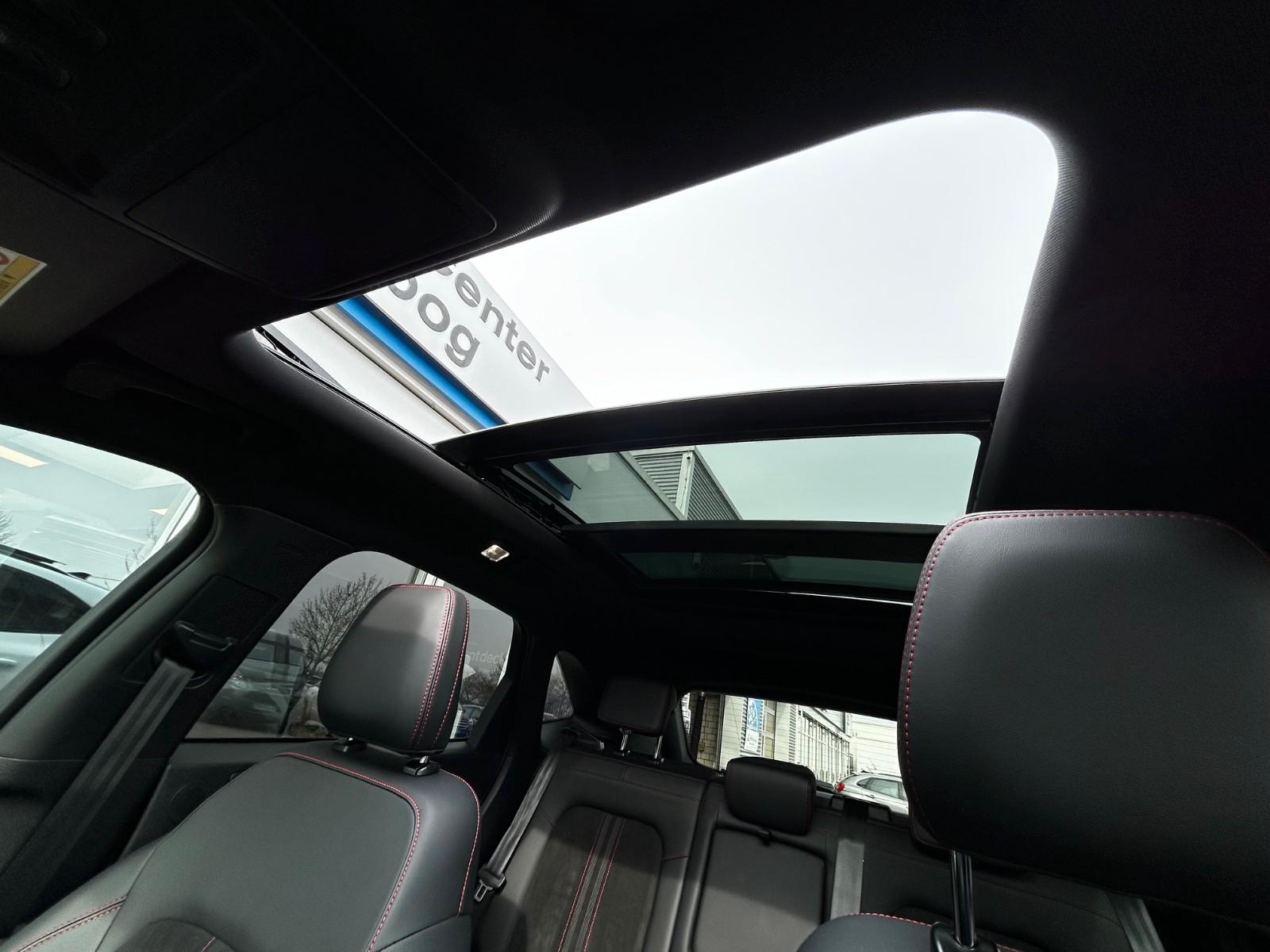 Ford Kuga Hybrid ST-Line X *AWD*PANO*360°*MatrixLED*