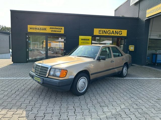 Mercedes-Benz 230