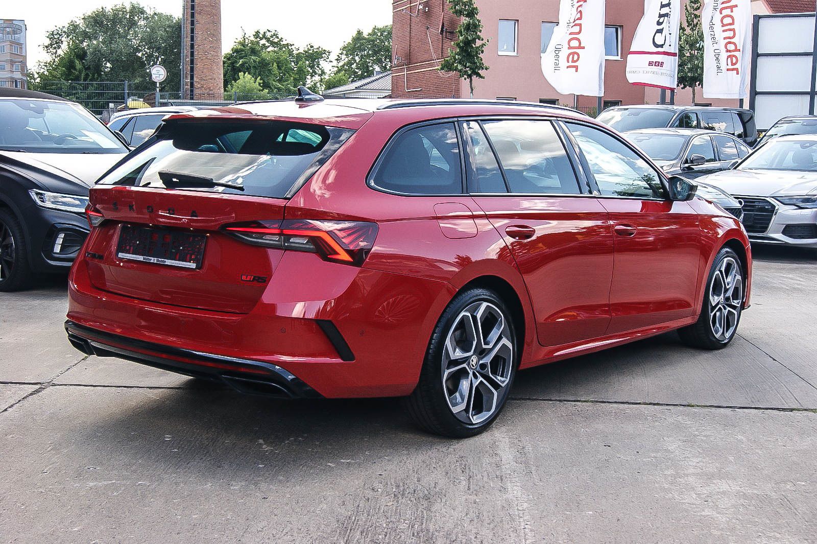 Fahrzeugabbildung SKODA Octavia Combi RS 4x4 CHALLENGE HEADUP pACC AHZV