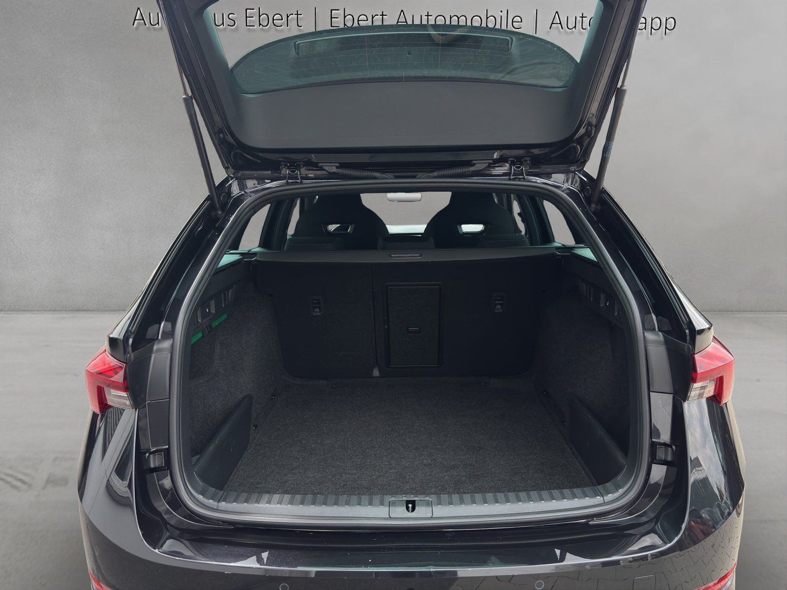 Fahrzeugabbildung SKODA Octavia Combi 2.0 TDI DSG Sportline/AHK/KAMERA/