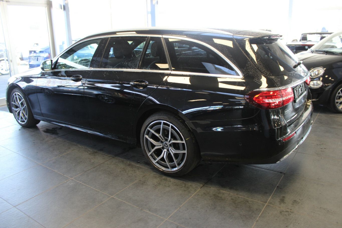 Mercedes-Benz E 300 d 4Matic T 9G-TRONIC AMG Line foto 4