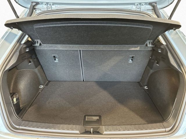 A1 Sportback 30 TFSI ADVANCED PDC+VCP+TEMPOMAT+S