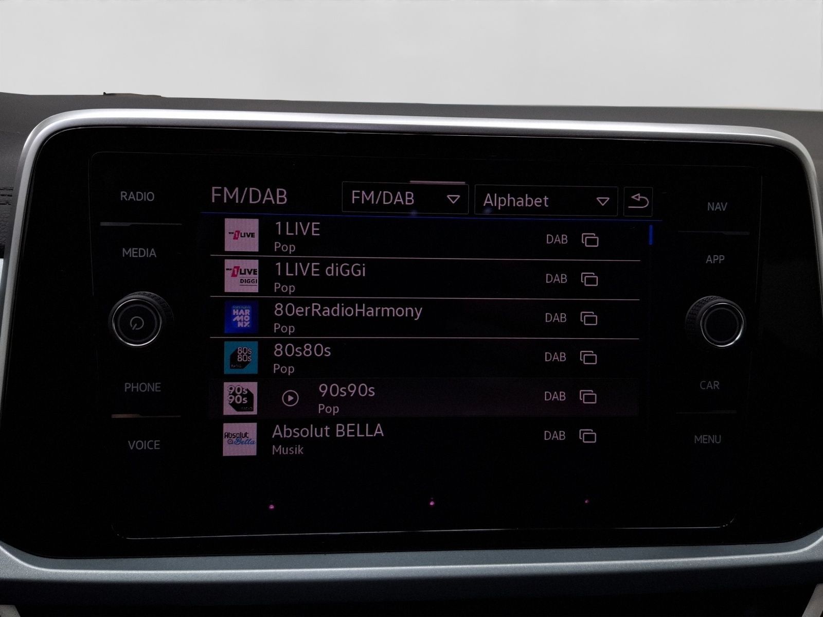 Volkswagen T-Roc - Bild 12