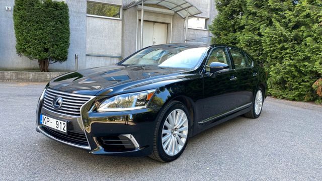 Lexus LS 600hL President