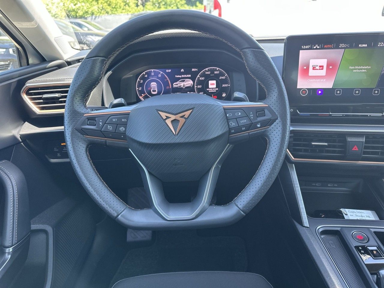 Fahrzeugabbildung CUPRA Leon Sportstourer 1.5 eTSI 150 PS DSG - mit KI generiert/bearbeitet