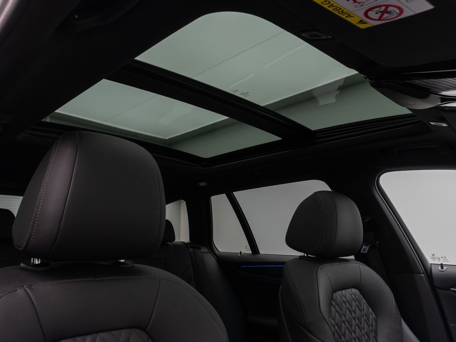 Fahrzeugabbildung BMW 530e xD M Sport Panorama 360°DAB HiFi AHK Alarm