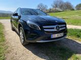 Mercedes-Benz GLA 220 d 4MATIC DCT - - Mercedes-Benz GLA 220 mit Diesel-Antrieb
